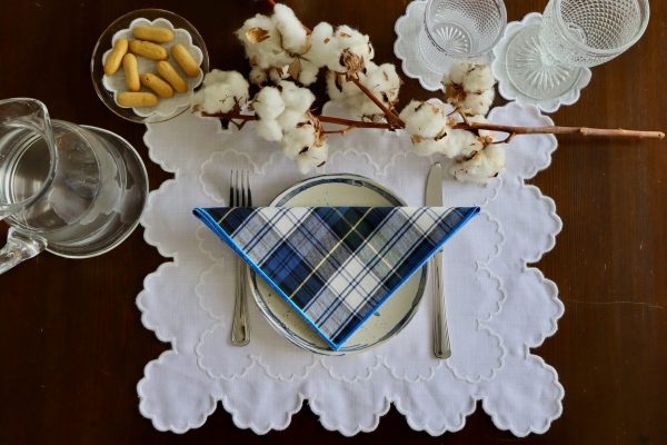 Servilleta algodón a cuadros con festón