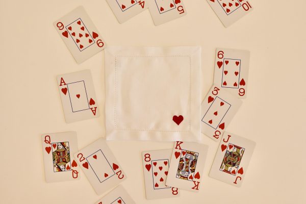 Servilleta de cóctel con motivo de cartas