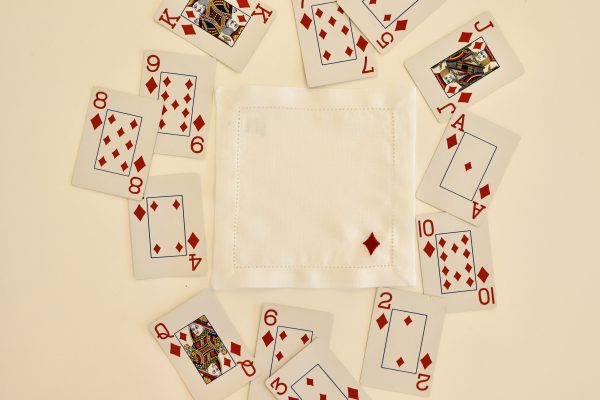 Servilleta de cóctel con motivo de cartas